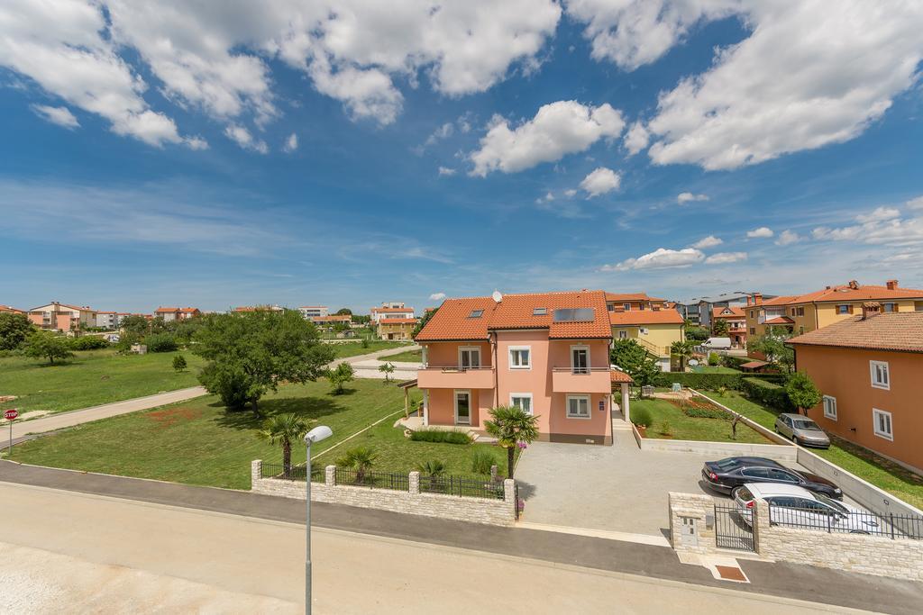 Guest House Gloria Novigrad Istria Exteriör bild